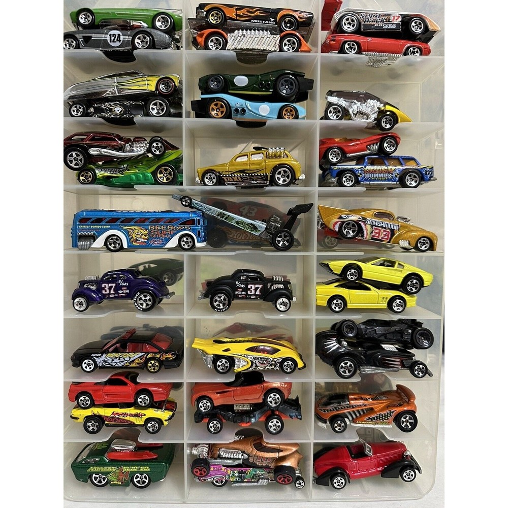 HTF Vintage Hot Wheels 5 Spoke Wheels Loose Lot of 61 W/ FREE CASE